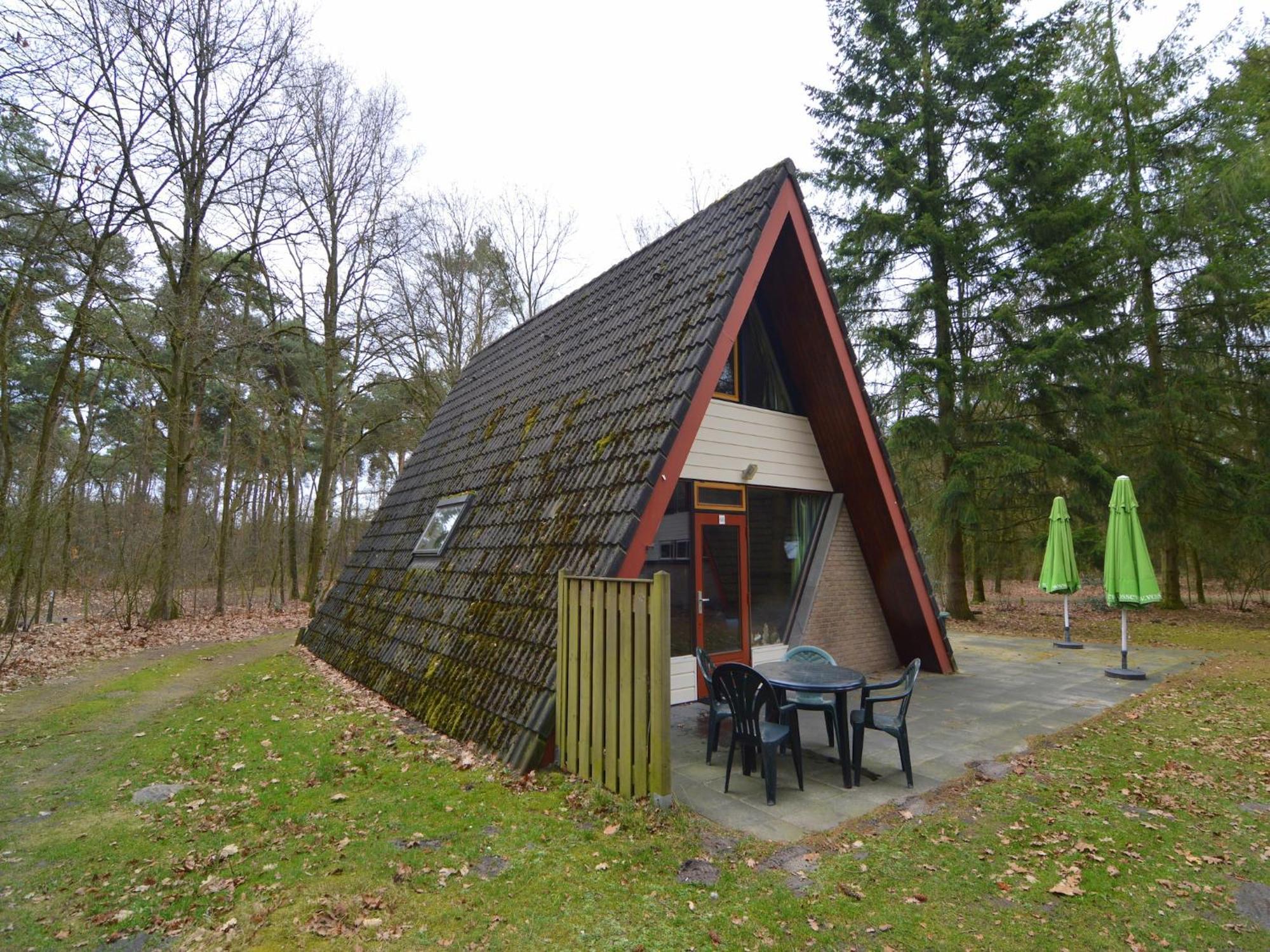 Lovely Holiday Home In Limburg Amid Lush Forest Stramproy Exterior photo